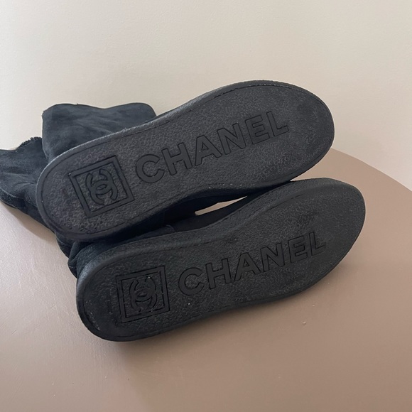 Chanel suede boots, size 8, warm, very comfy - Picture 5 of 7
